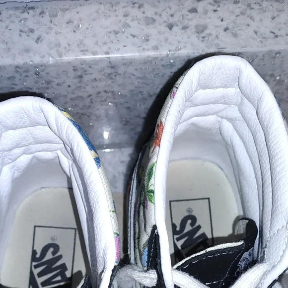 Vans High-Top Sneakers with Butterfly Print - Picture 3 of 6